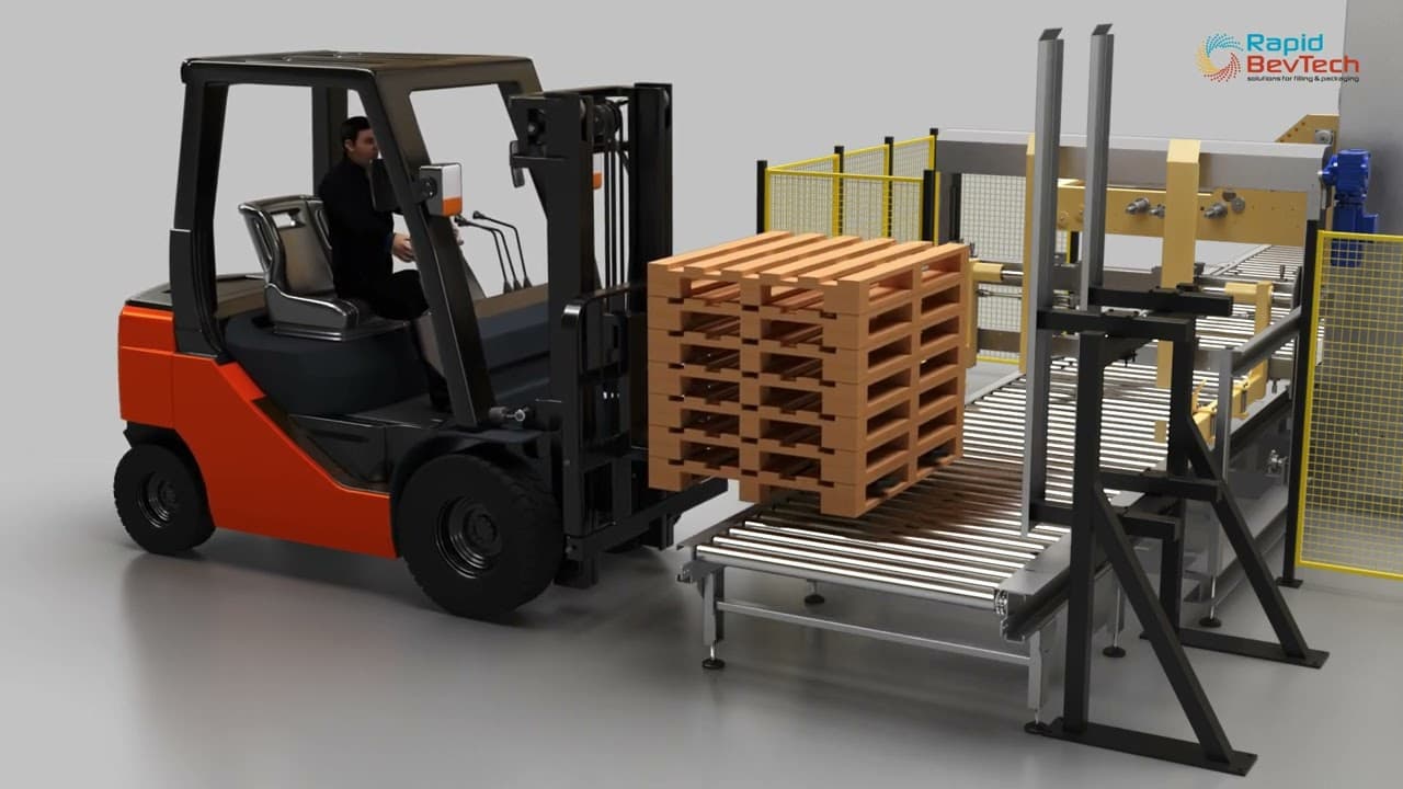 Palletiser (RAPIDpal-DC) in operation
